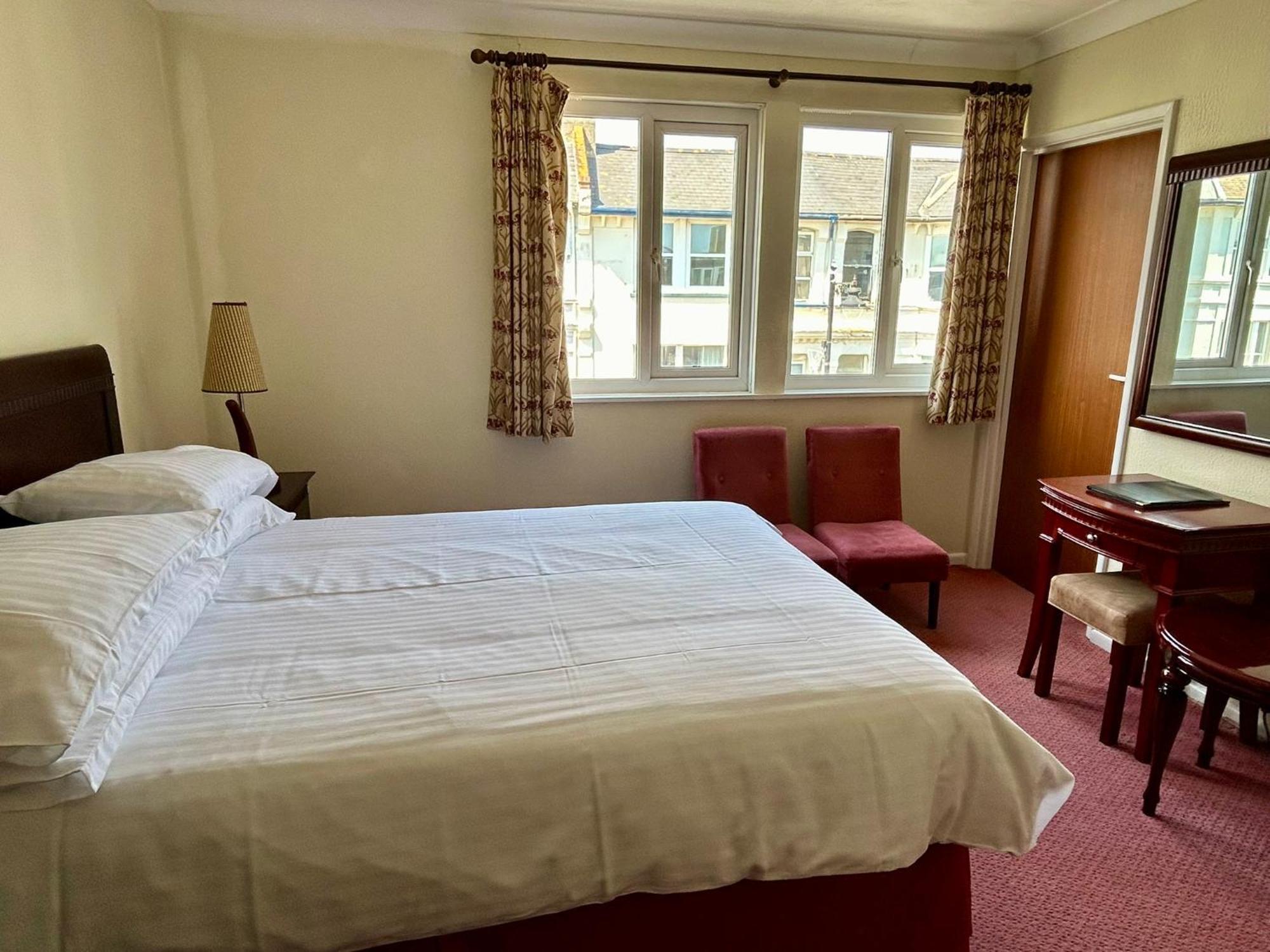 Regent Court - Seafront, Sandown - Free Car Ferry For Bookings Of 3 Or More Nights, Subject To Availability Zimmer foto