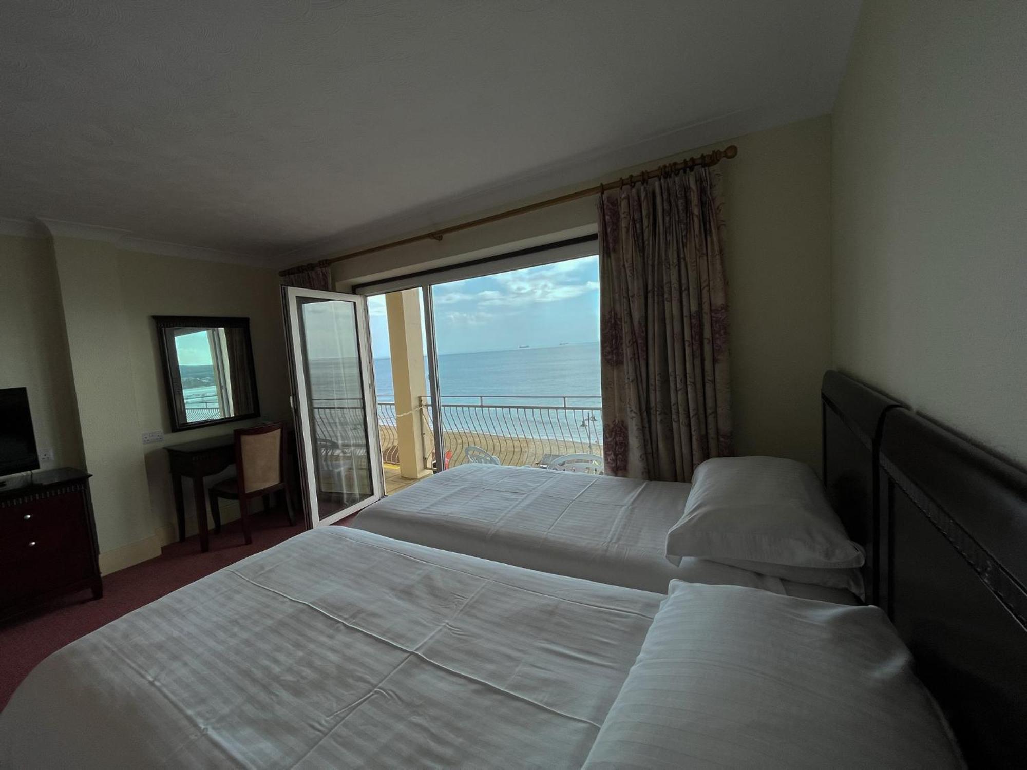 Regent Court - Seafront, Sandown - Free Car Ferry For Bookings Of 3 Or More Nights, Subject To Availability Zimmer foto